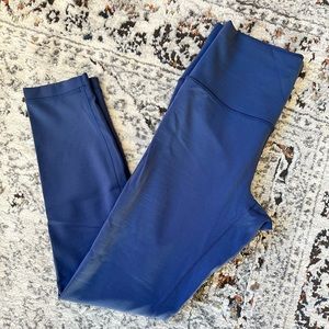 Lululemon Wunder Train size 6